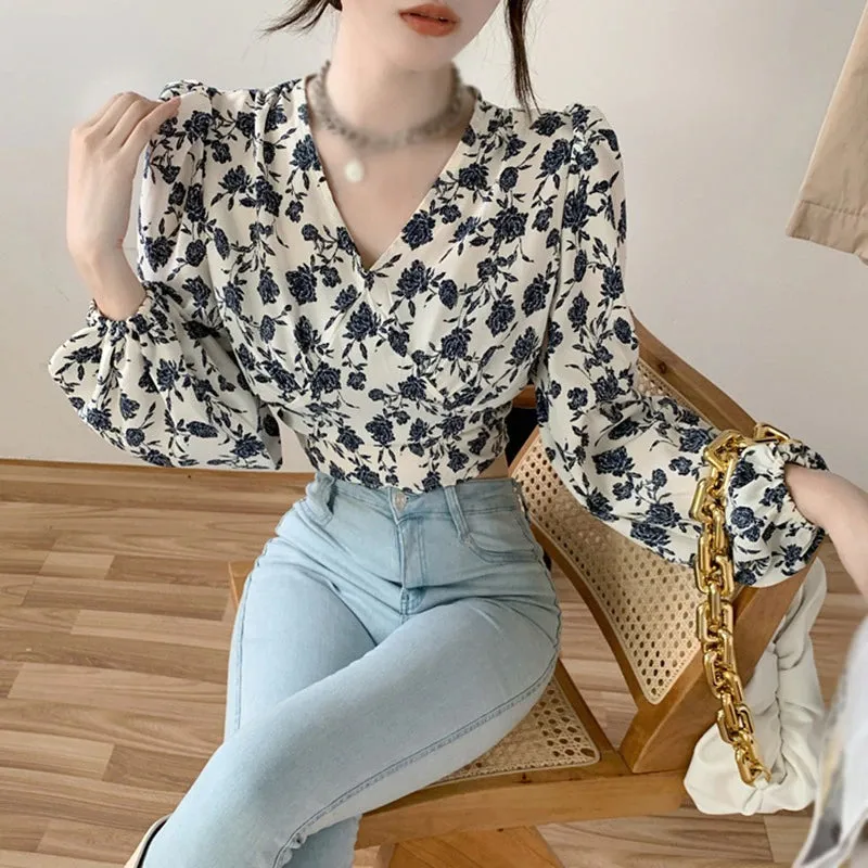 V-Neck Elegant Floral Printed Crop Tops