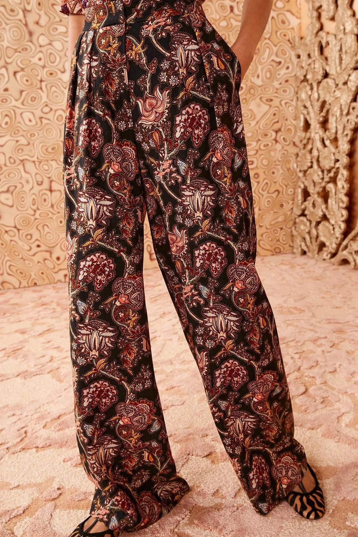 Valencia Pant in Viola
