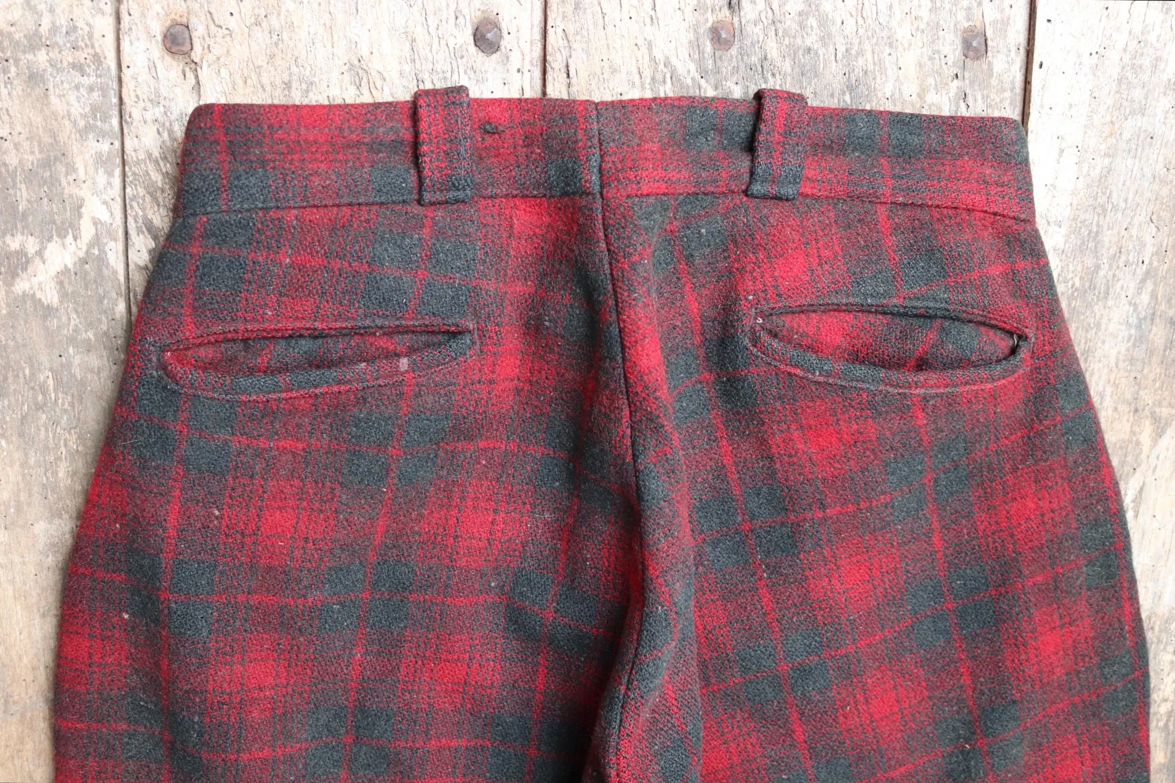 Vintage 1930s 40s wool trousers - red and black checked plaid pants - hunting breeches - jodhpurs with suspender buttons - 31" x 26"