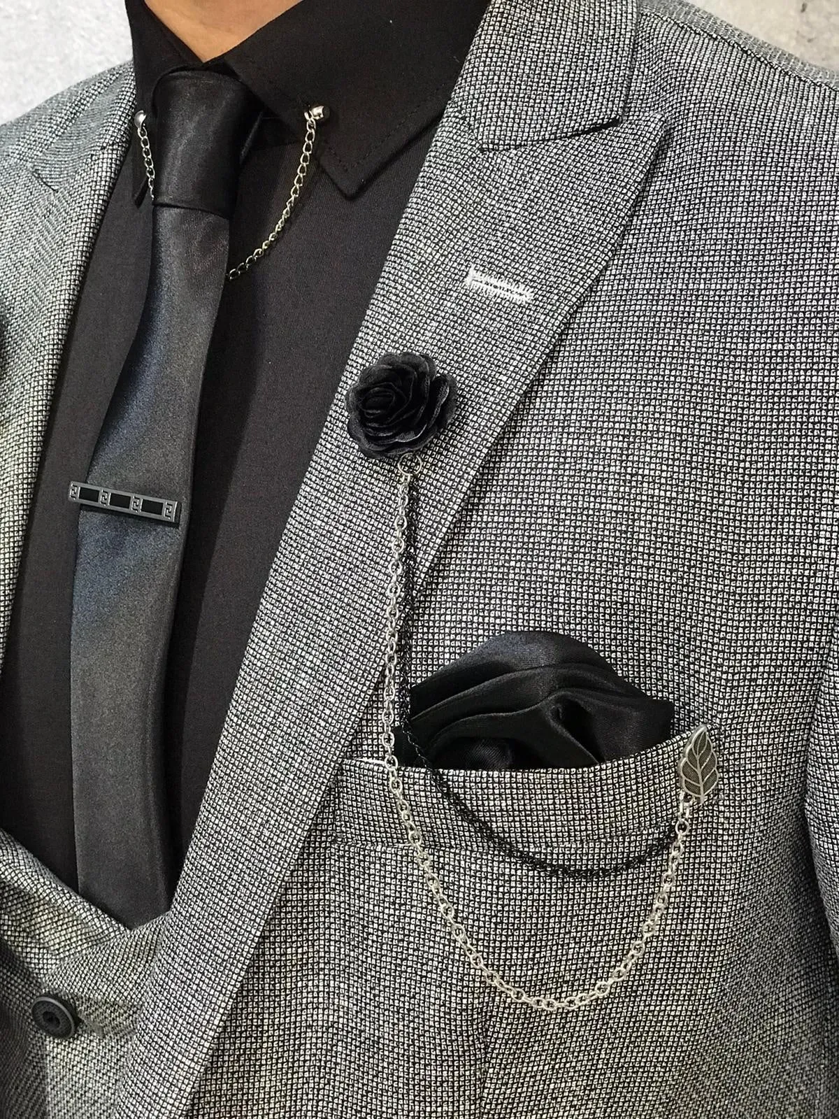 Wanker Gray Slim Fit Wool Suit - Elegant Three-Piece for Every Occasion
