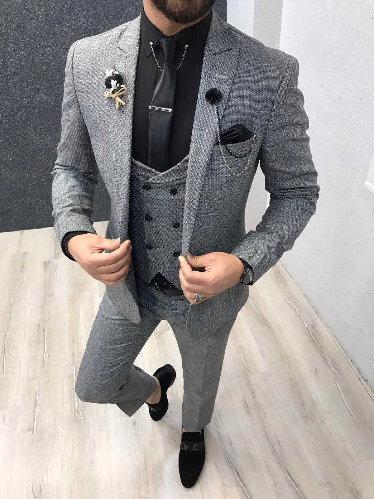 Wanker Gray Slim Fit Wool Suit - Elegant Three-Piece for Every Occasion