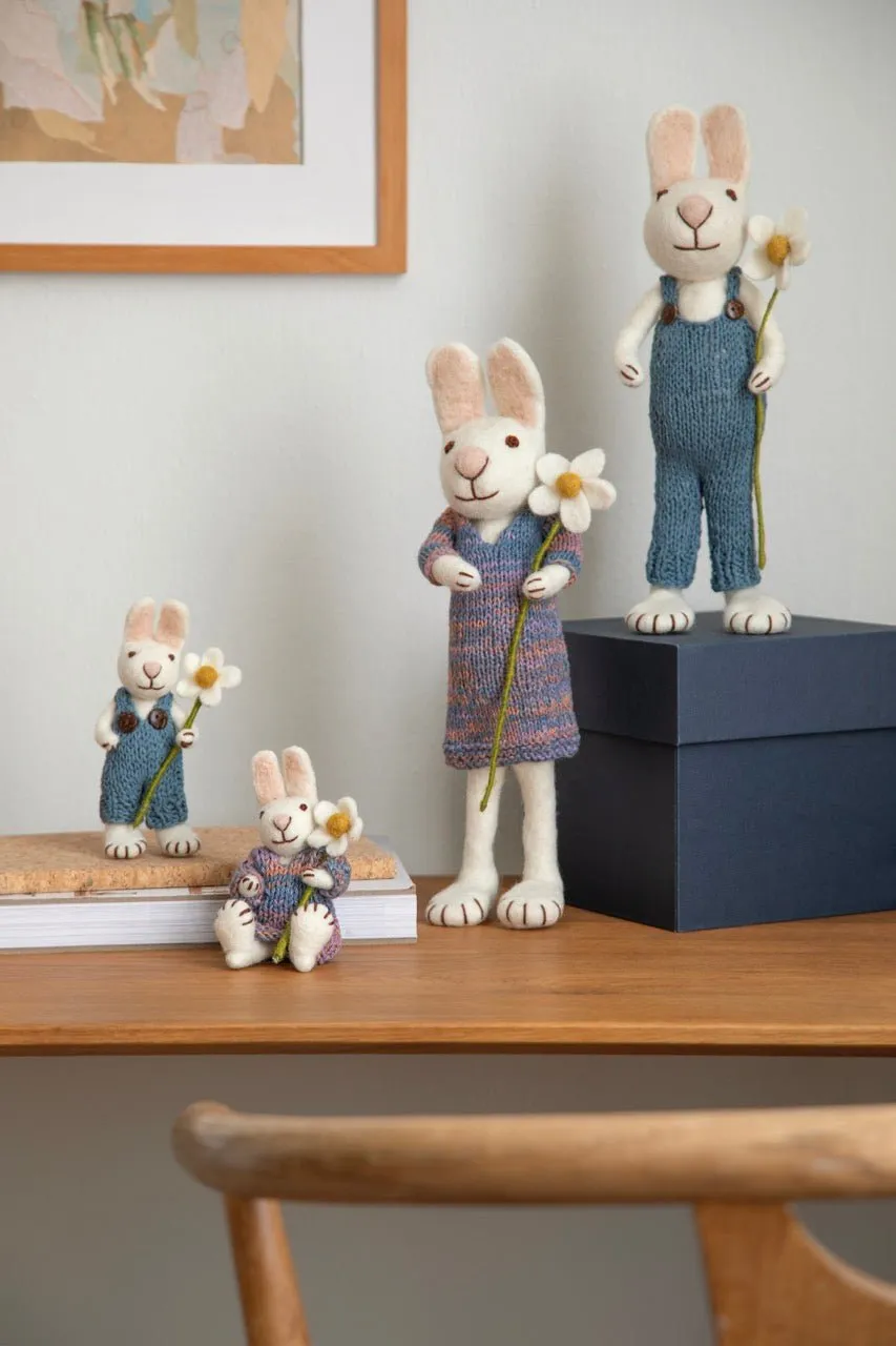 White Bunny with Blue Pants and Marguerite by Én Gry & Sif