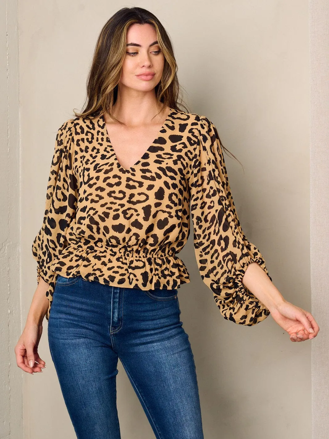 WOMEN'S 3/4 SLEEVE V-NECK ANIMAL PRINT TOP