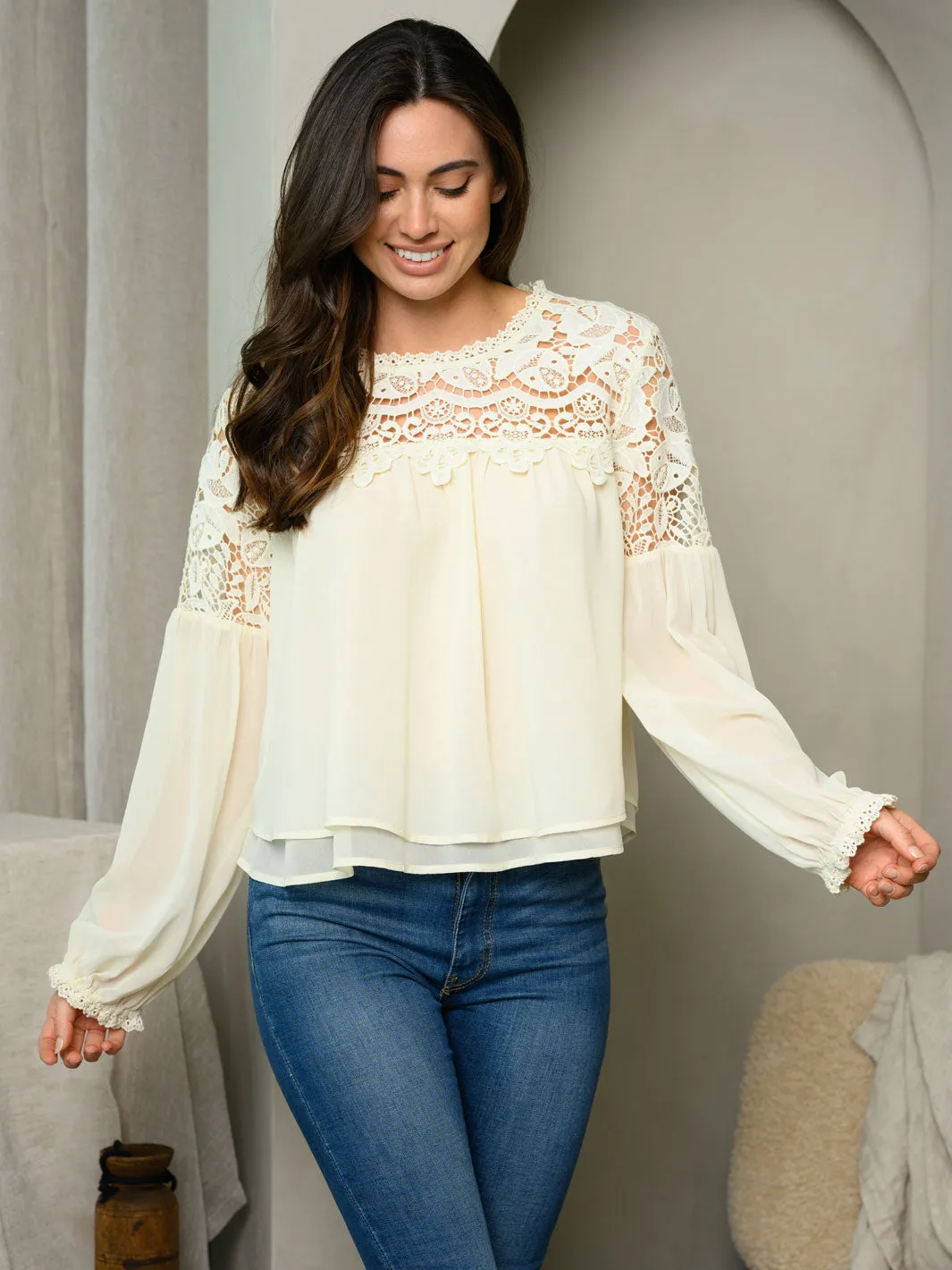WOMEN'S LONG SLEEVE LACE TOP