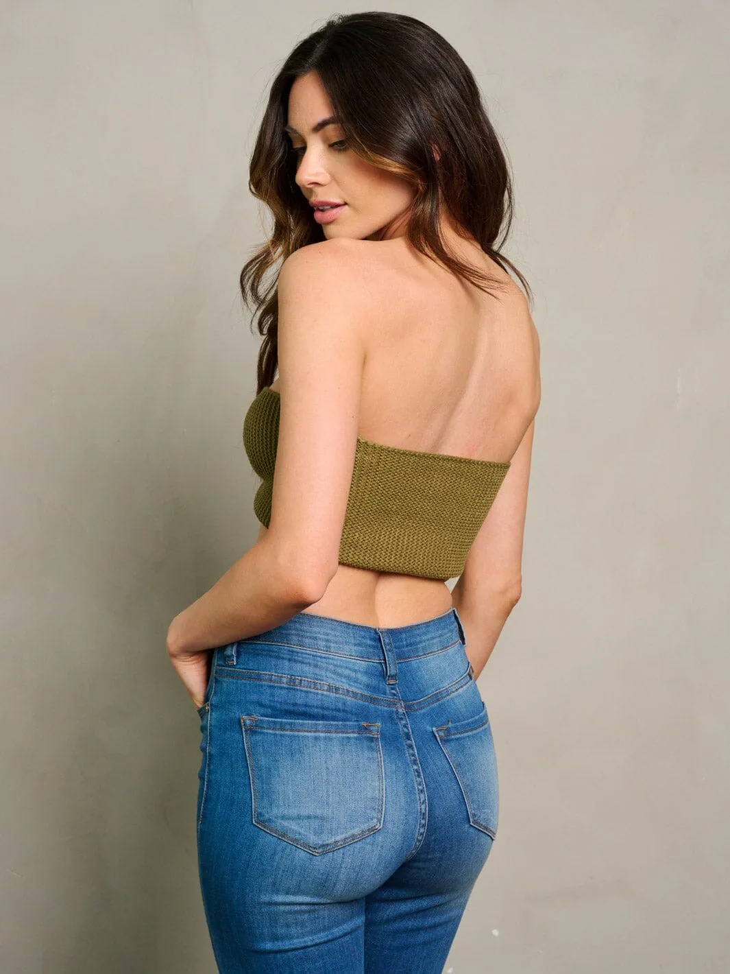 WOMEN'S SLEEVELESS KNITTED TUBE CROP TOP